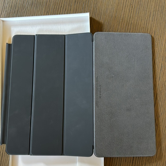 Apple iPad Smart Keyboard Folio - Picture 5 of 7